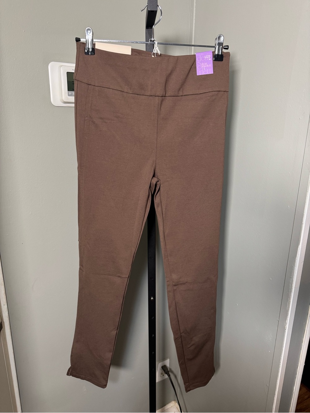 NWT Dear Scarlett Magic Skinny Women's Brown Straight-Leg Pull-On Pants